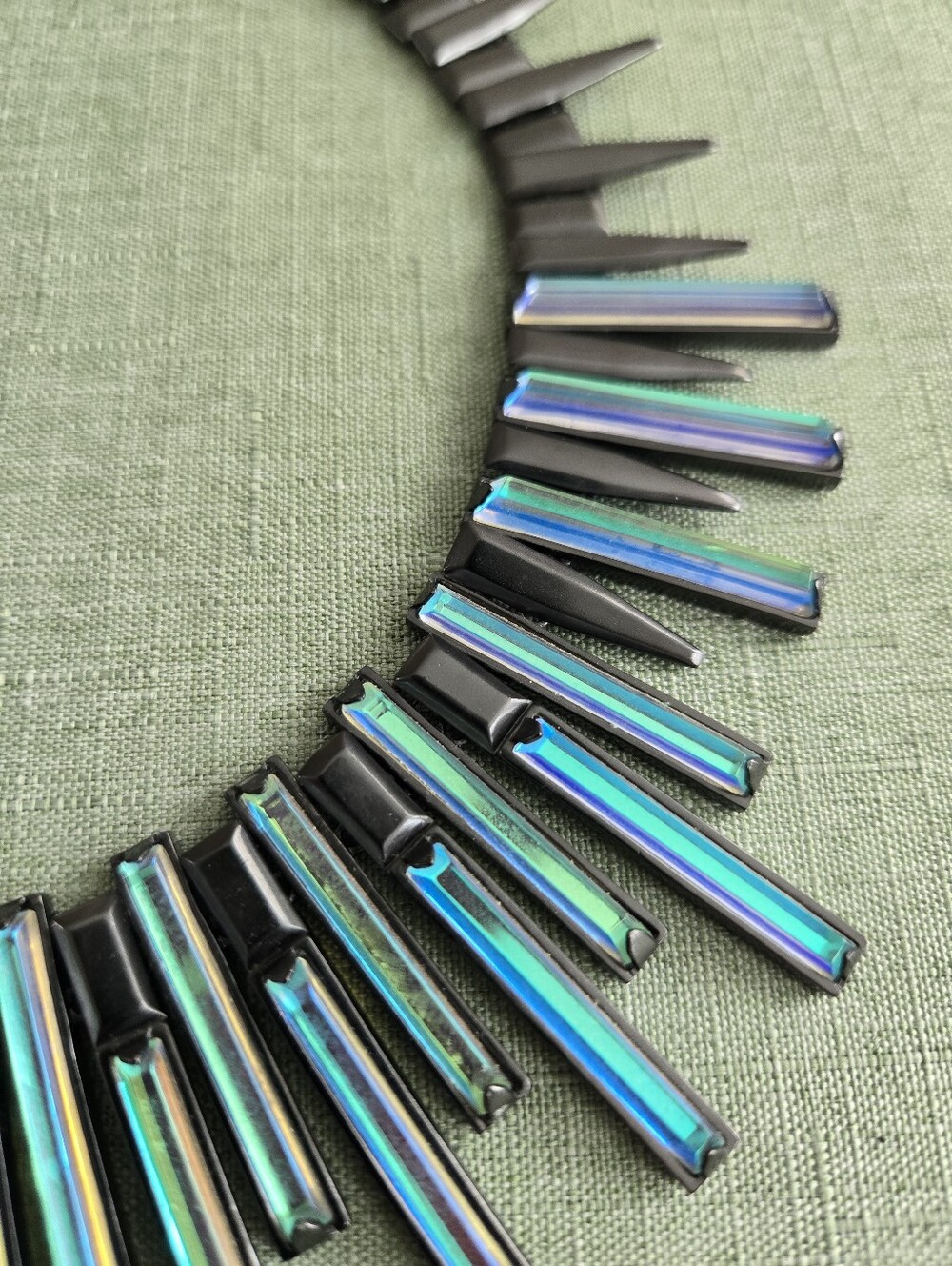 Kendra Scott Kaplan statement necklace gunmetal and dichroic glass. - Picture 3 of 5